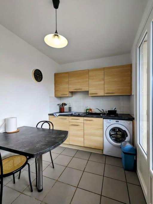 The Place To Be, Parking Gratuit Roanne Extérieur photo