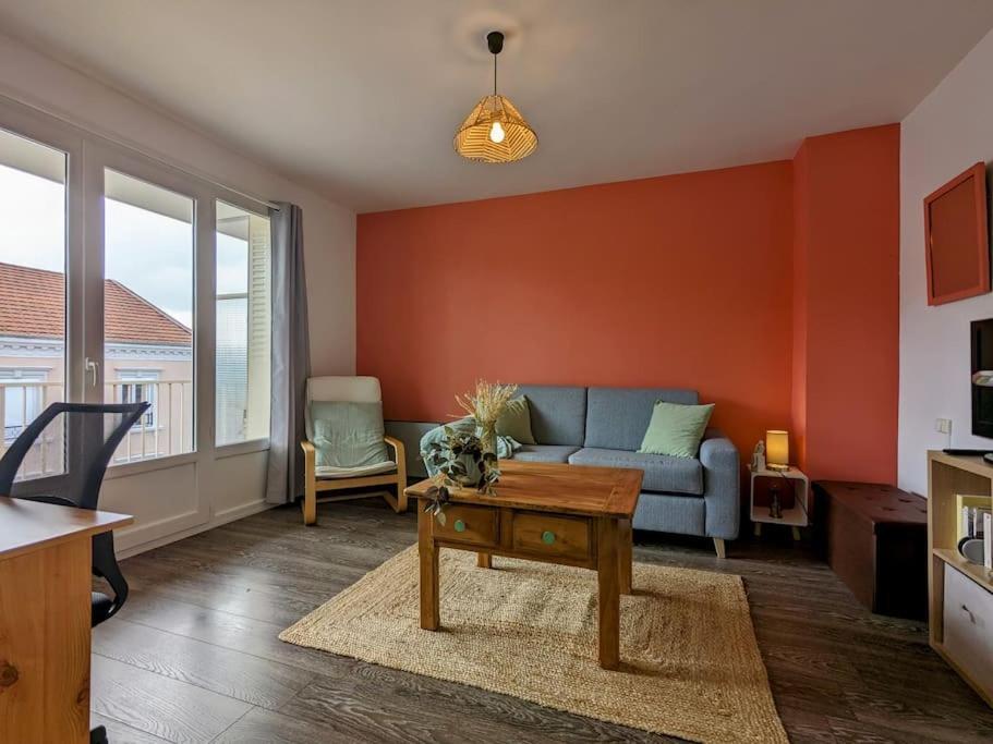 The Place To Be, Parking Gratuit Roanne Extérieur photo